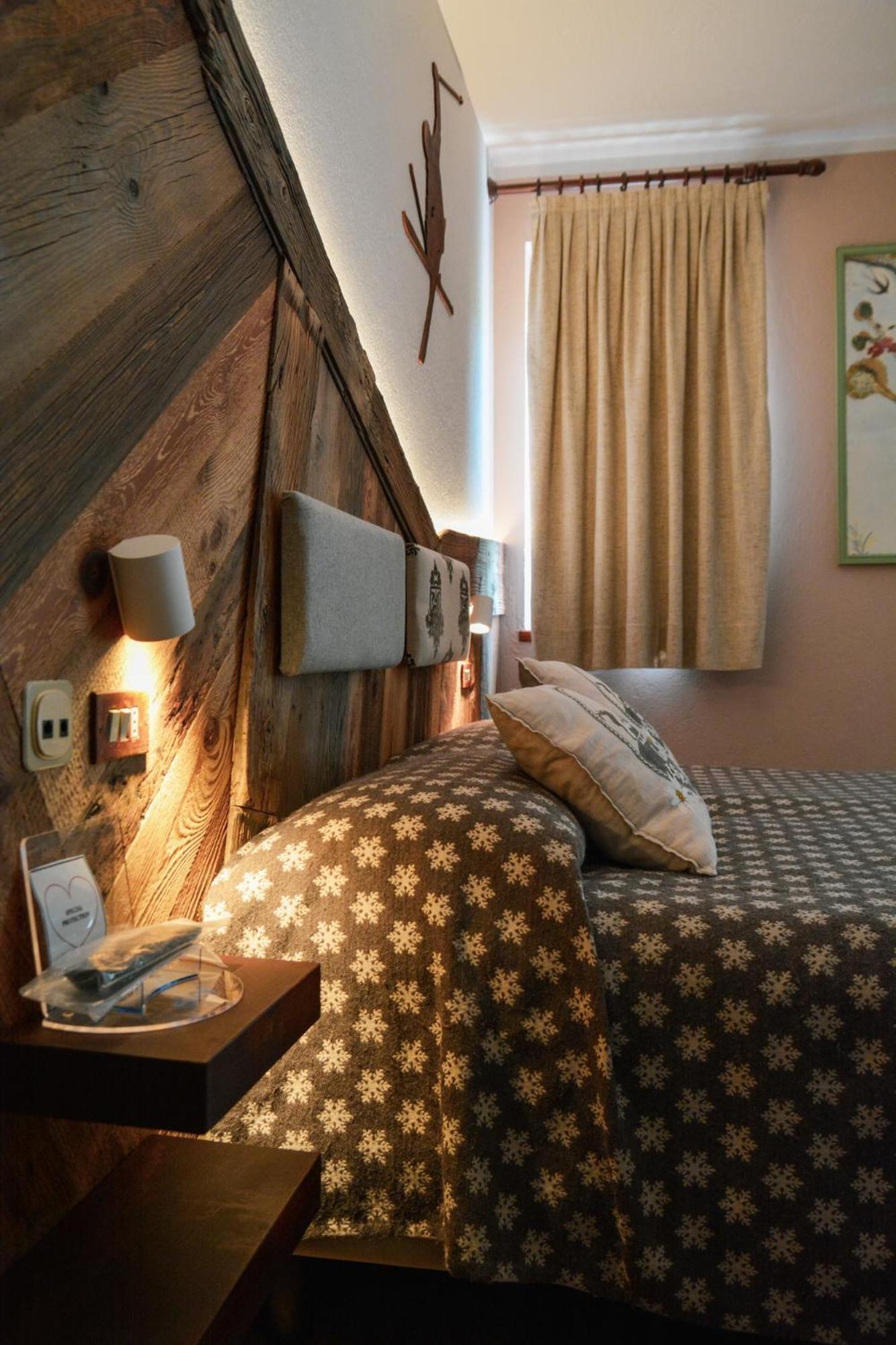 Hotel Chaberton チェザーナ・トリネーゼ エクステリア 写真
