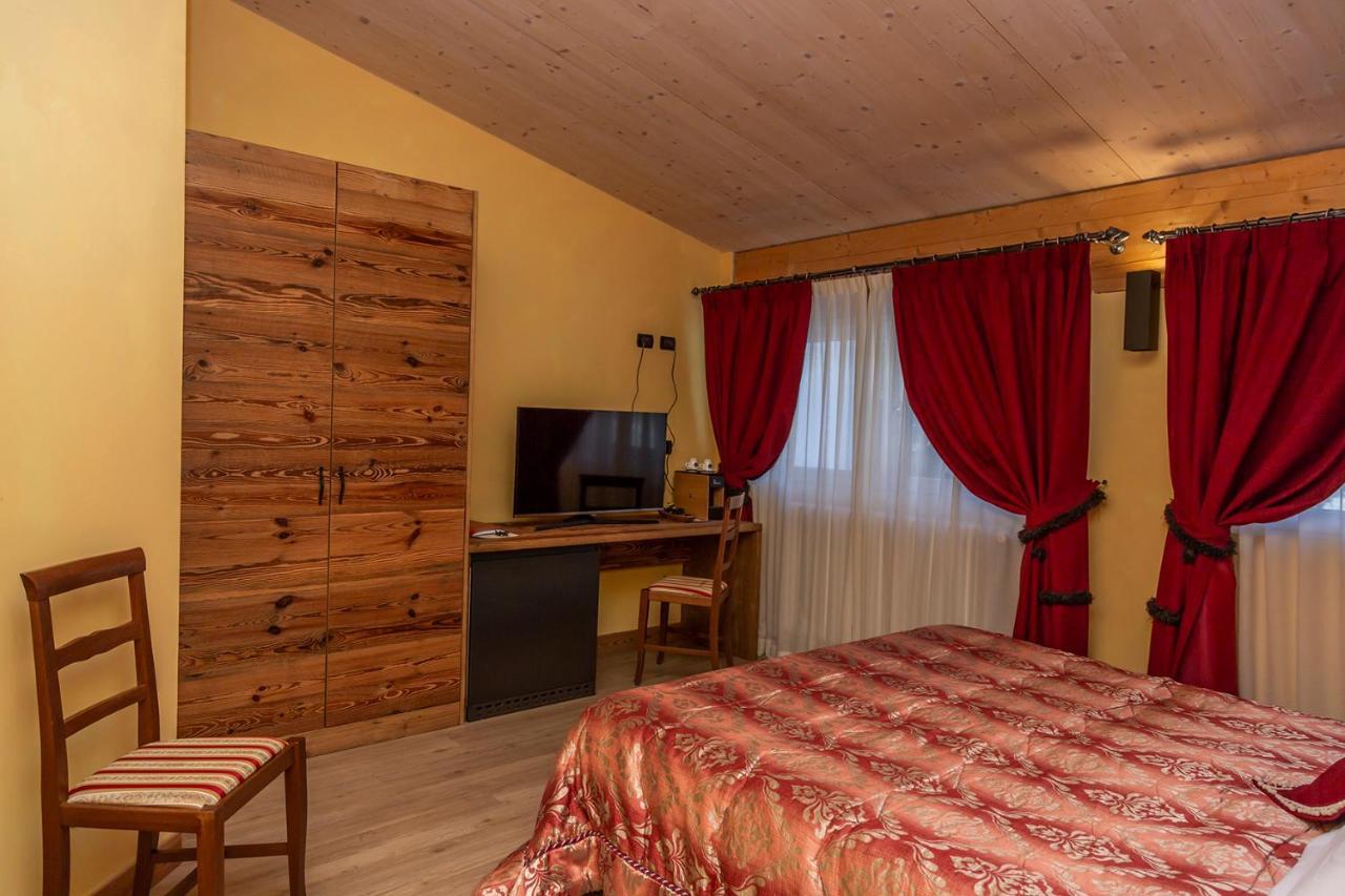 Hotel Chaberton チェザーナ・トリネーゼ エクステリア 写真